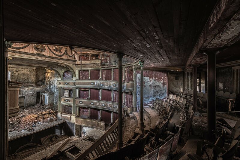 Lo spettacolo è terminato - a Photographic Art by GIANFRANCO BAROLLO